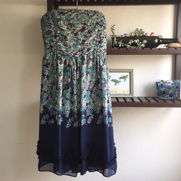 LC Lauren Conrad Dresses & Skirts - 💥CLEARANCE💥 LAUREN CONRAD / Strapless Blue Flowered Sundress